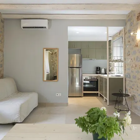 Mythies - In Mani Léfktro