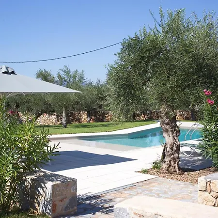 Mythies - In Mani Villa