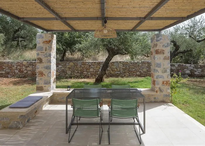 Mythies - In Mani Lévktron